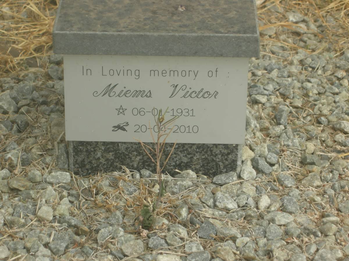 VICTOR Miems 1931-2010