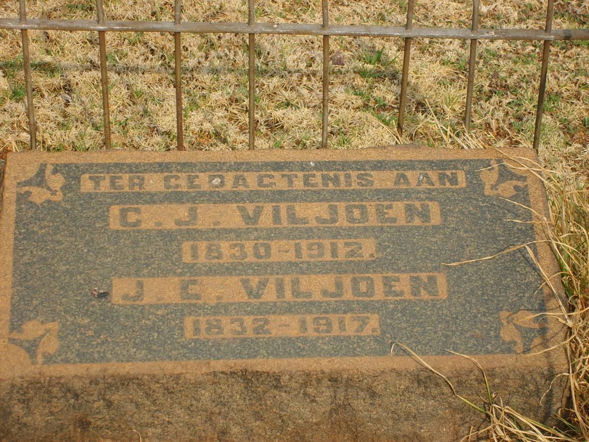VILJOEN C.J. 1830-1912 &amp; J.E. 1832-1917