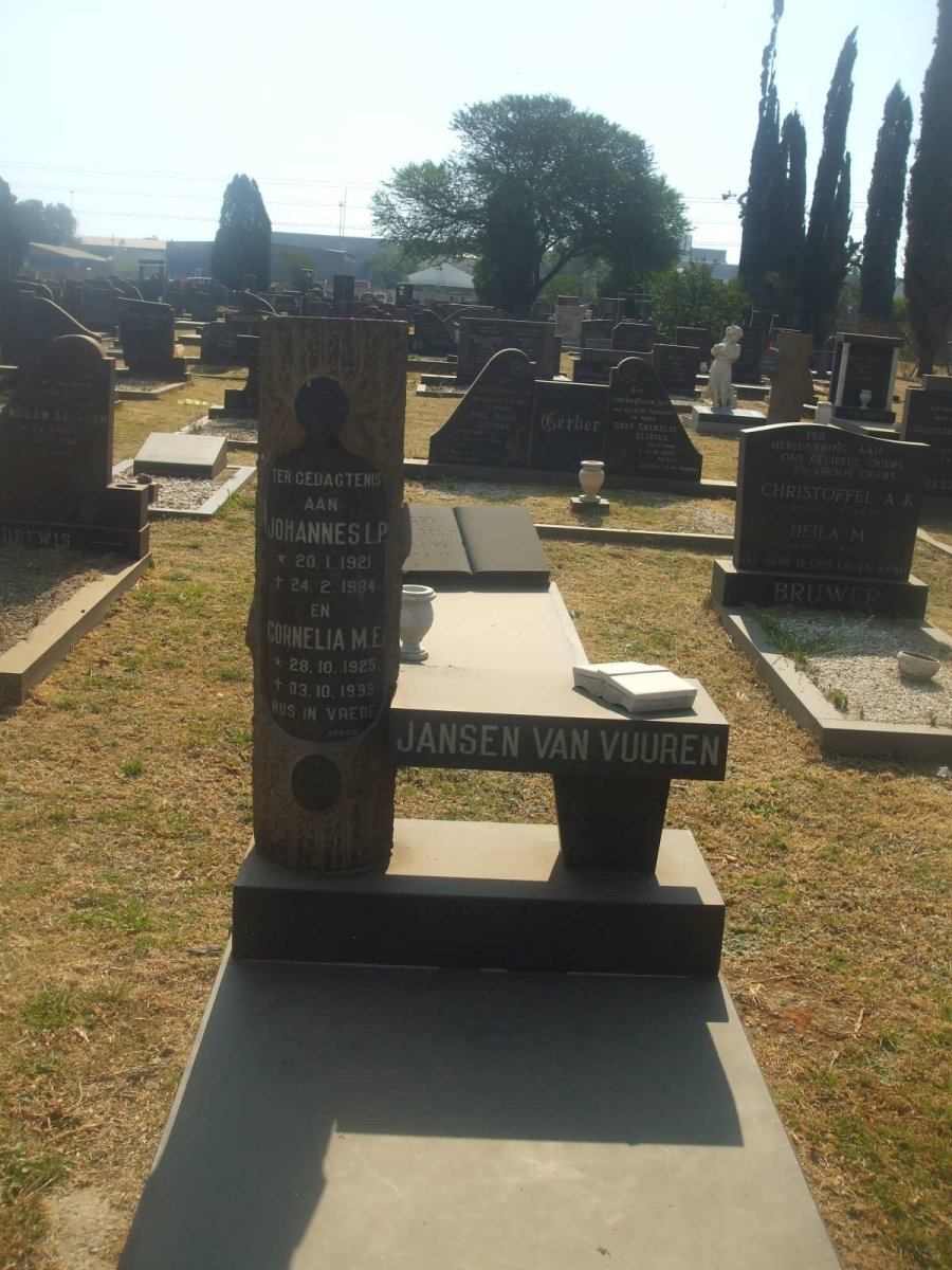 VUUREN Johannes L.P., Jansen van 1921-1984 &amp; Cornelia M.E. 1925-1999