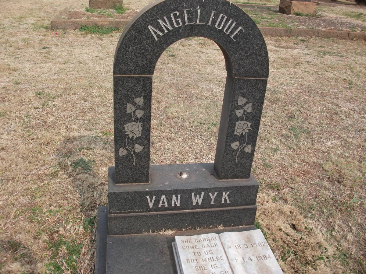 WYK Angelique, van 1982-1984