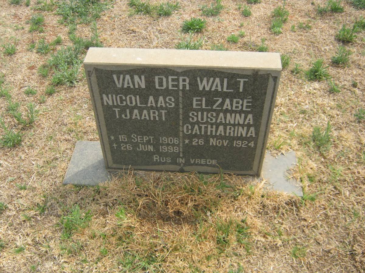 WALT Nicolaas Tjaart, van der 1906-1998 &amp; Elzabé Susanna Catharina 1924-