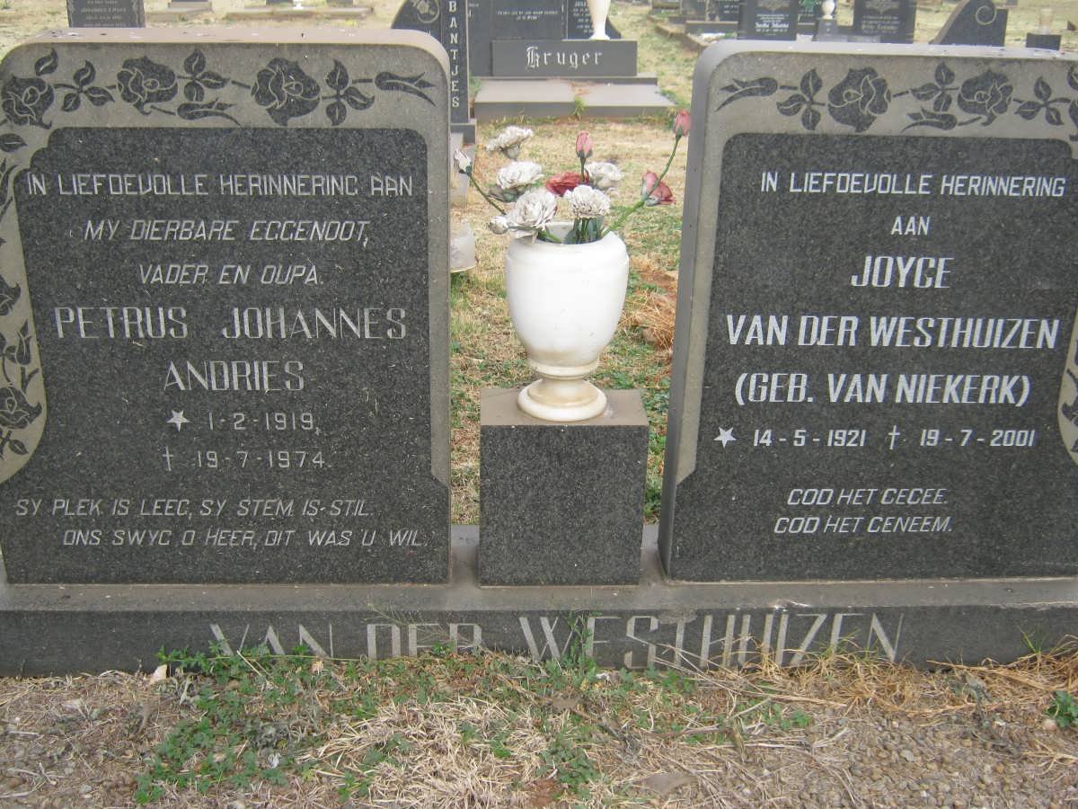 WESTHUIZEN Petrus Johannes Andries, van der 1919-1974 &amp; Joyce VAN NIEKERK 1921-2001