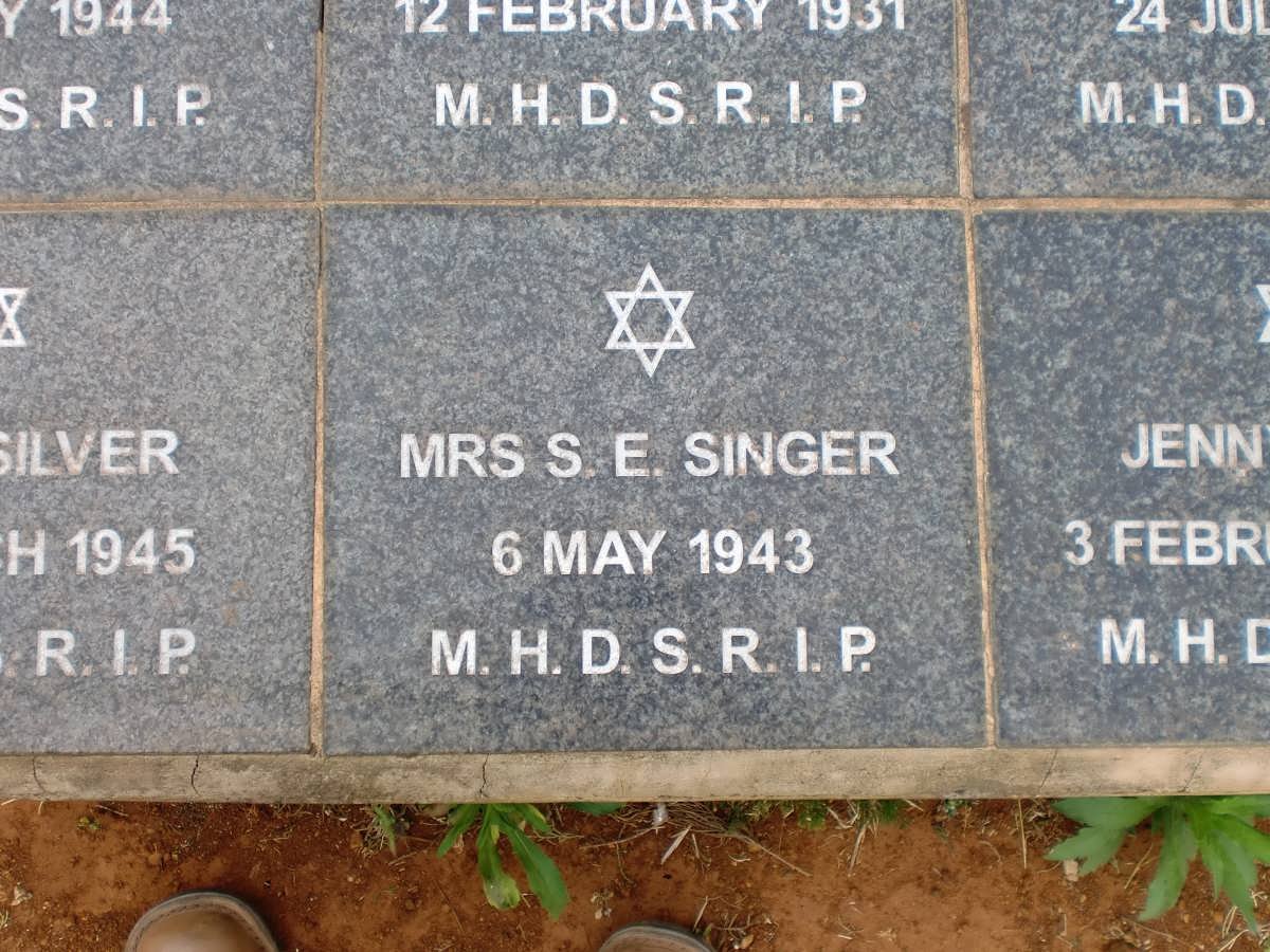 SINGER S.E. -1943
