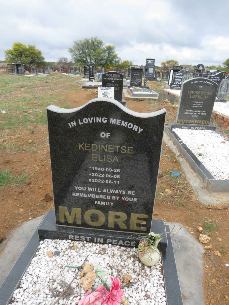 MORE Kedinetse Elisa 1940-2022