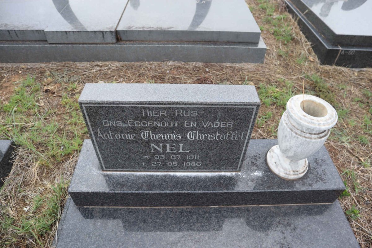 NEL Antonie Theunis Christoffel 1911-1986