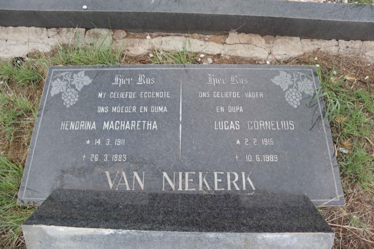 NIEKERK Lucas Cornelius, van 1915-1989 & Hendrina Magharetha 1911-1983