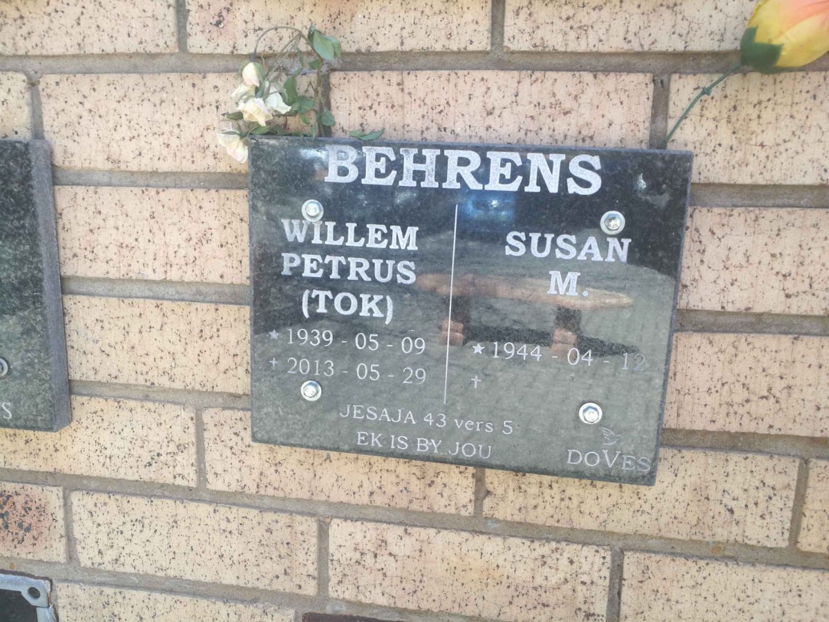BEHRENS Willem Petrus 1939-2013 &amp; Susan M. 1944-