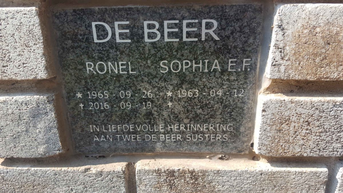 BEER Ronel, de 1965-2016 :: DE BEER Sophia E.F. 1963-
