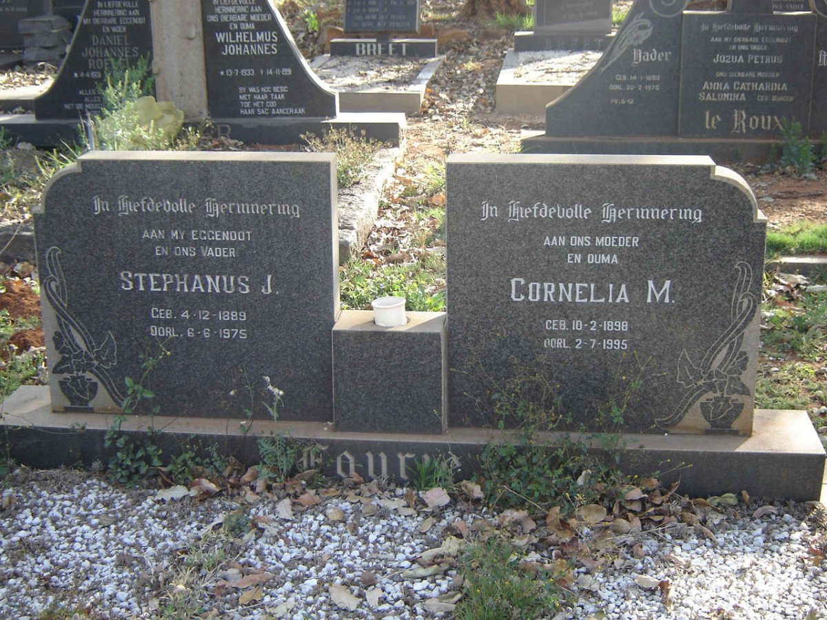 FOURIE Stephanus J. 1889-1975 &amp; Cornelia M. 1898-1995