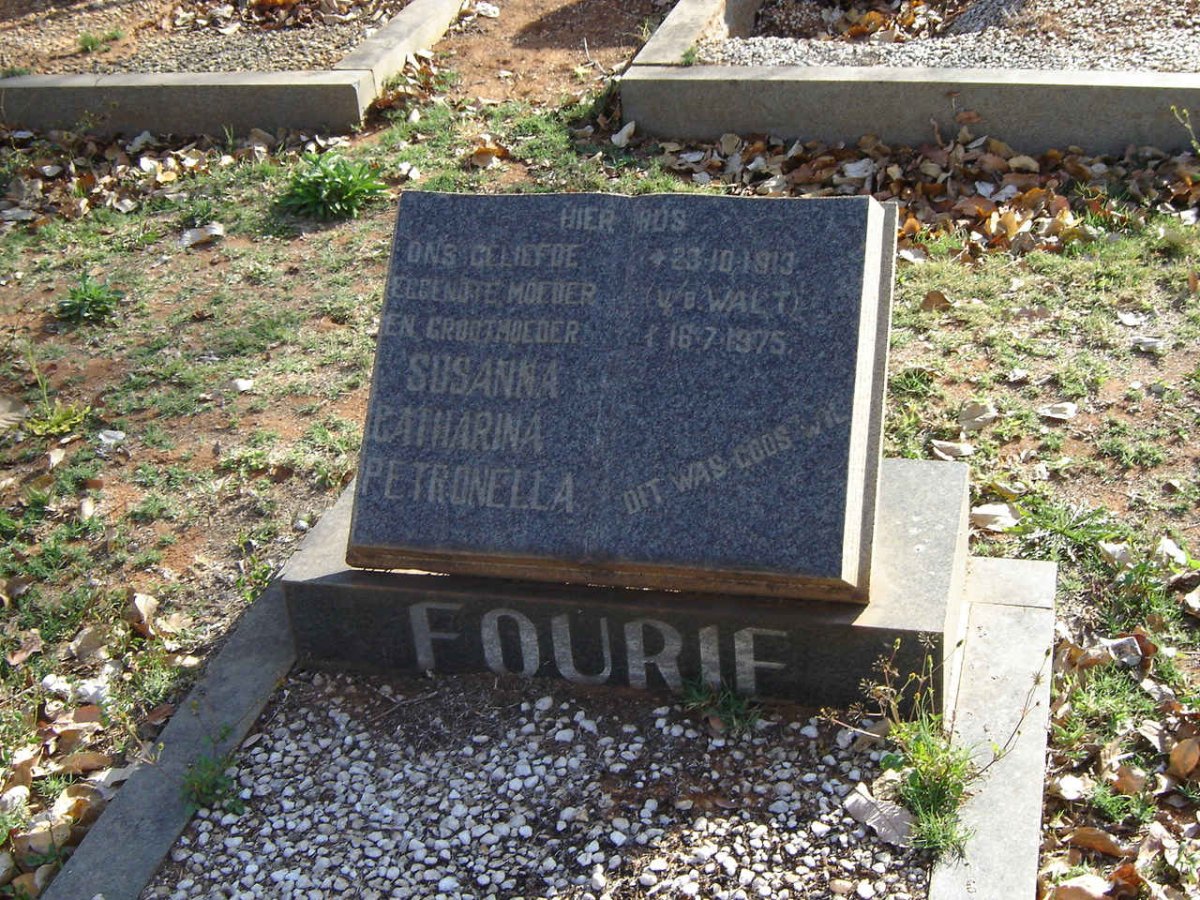 FOURIE Susanna Catharina Petronella nee V.D WALT 1913-1975