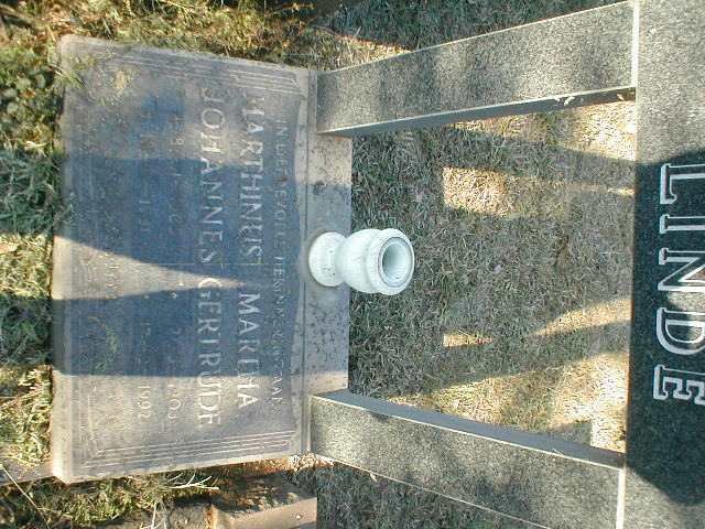 LINDE Marthinus Johannes 1905-1931 &amp; Martha Gertrude 1903-1992
