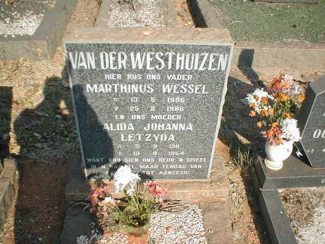 WESTHUIZEN Marthinus Wessel, van der 1906-1986 &amp; Alida Johanna Letzyda 1911-1954