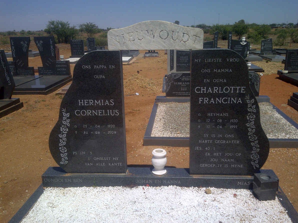 NIEUWOUDT Hermias Cornelius 1920-2009 &amp; Charlotte Francina HEYMANS 1930-1997
