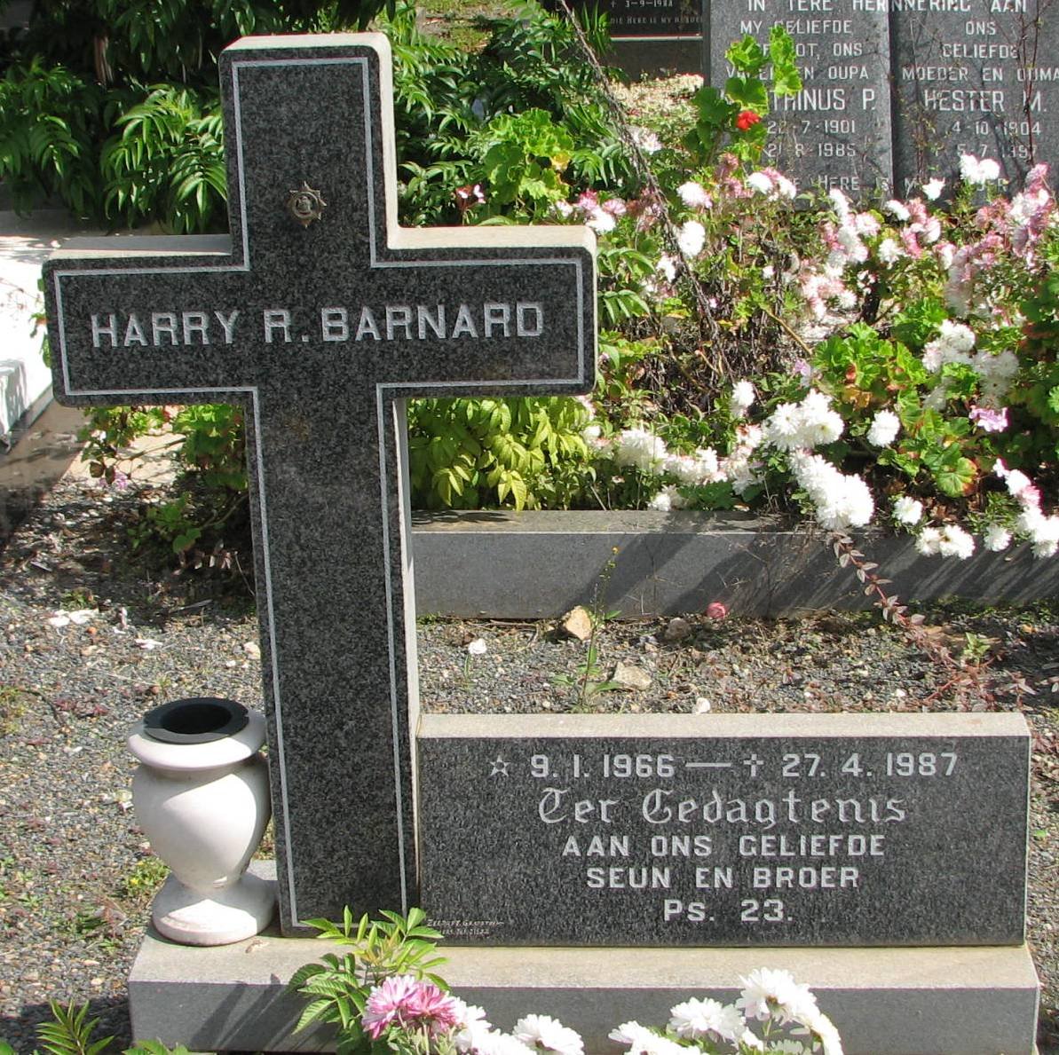 BARNARD Harry R. 1966-1987