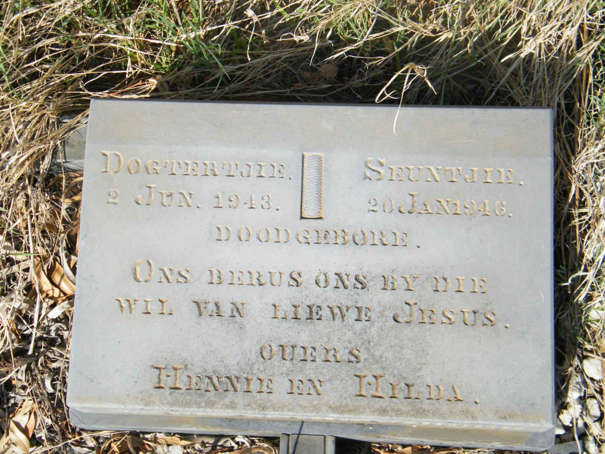 RENSBURG Dogtertjie, Janse van 1943-1943 :: JANSE VAN RENSBURG Seuntjie 1946-1946