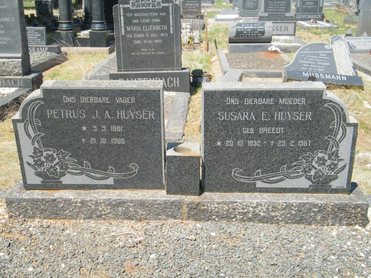 HUYSER Petrus J.A. 1881-1966 &amp; Susara E. BREEDT 1892-1967