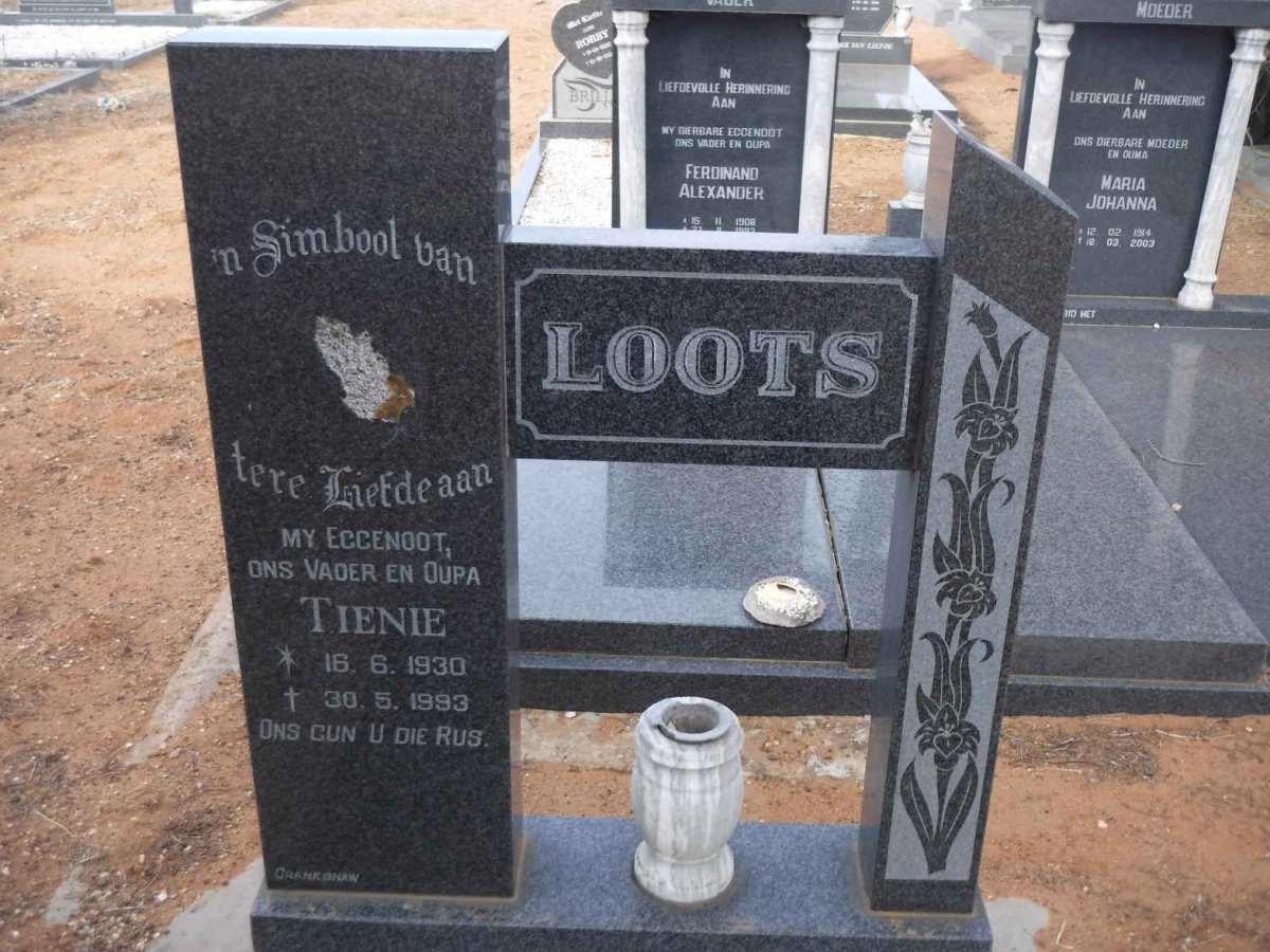 LOOTS Tienie 1930-1993