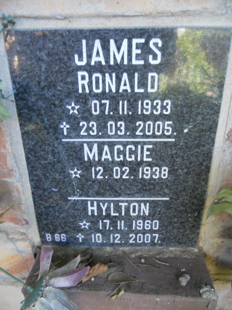 JAMES Ronald 1933-2005 &amp; Maggie 1938- :: JAMES Hylton 1960-2007
