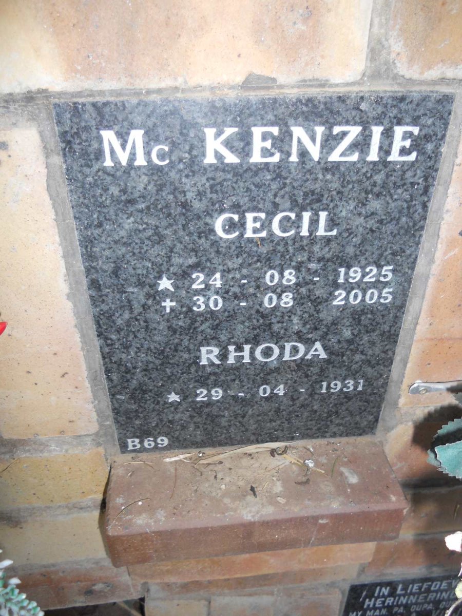 McKENZIE Cecil 1925-2005 &amp; Rhoda 1931-