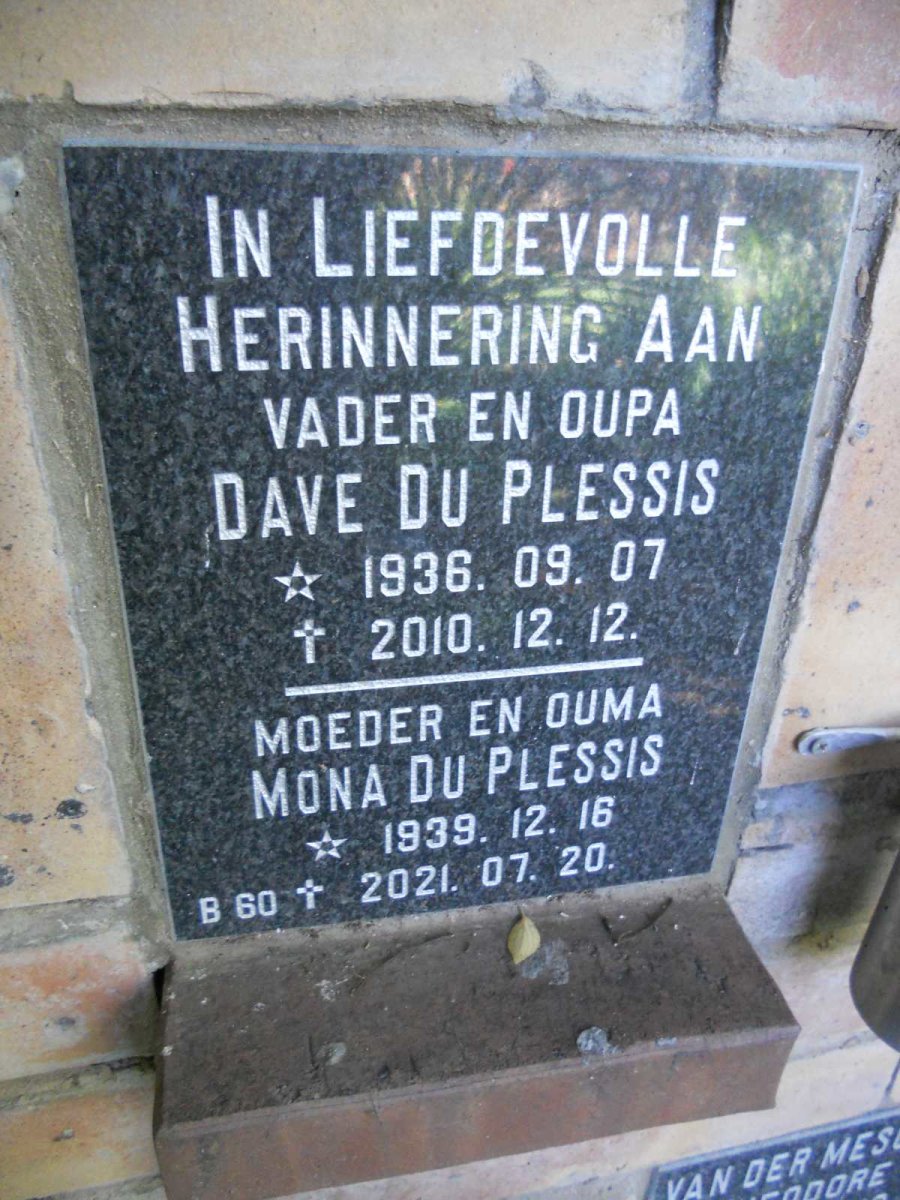 PLESSIS Dave, du 1936-2010 &amp; Mona 1939-2021