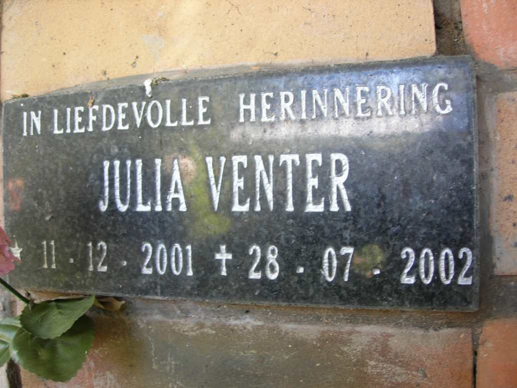 VENTER Julia 2001-2002