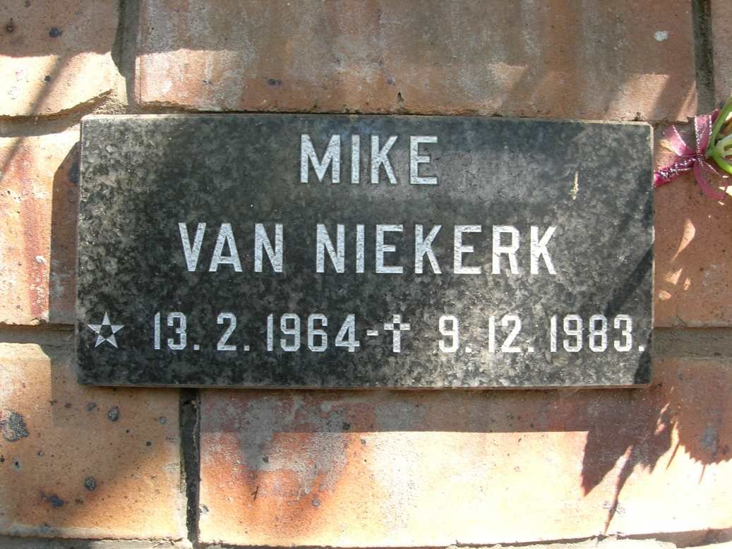 NIEKERK Mike, van 1964-1983