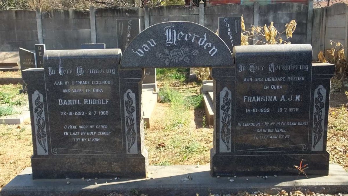 HEERDEN Daniel Rudolf, van 1889-1968 &amp; Fransina A.J.M. 1893-1976