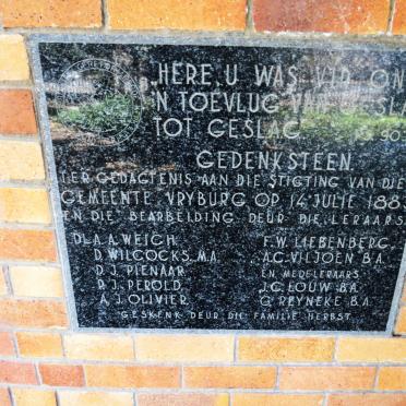 4. Memorial stone / Gedenksteen