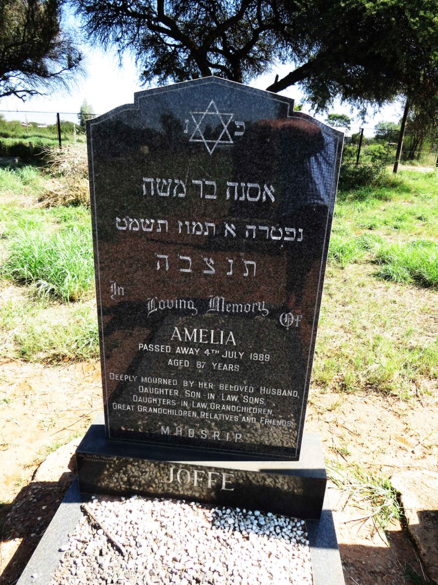 JOFFE Amelia -1989