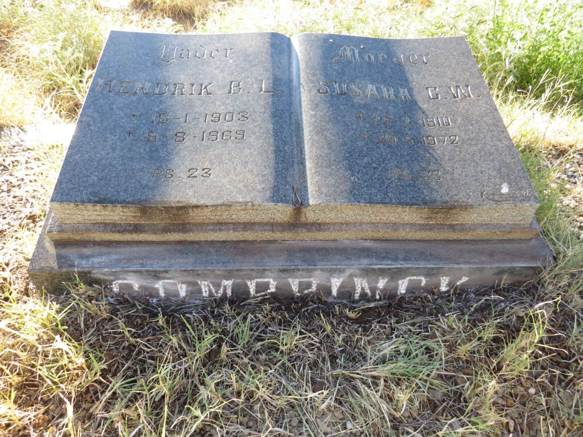 COMBRINCK Hendrik B.L. 1903-1969 & Susara C.W. 1910-1972