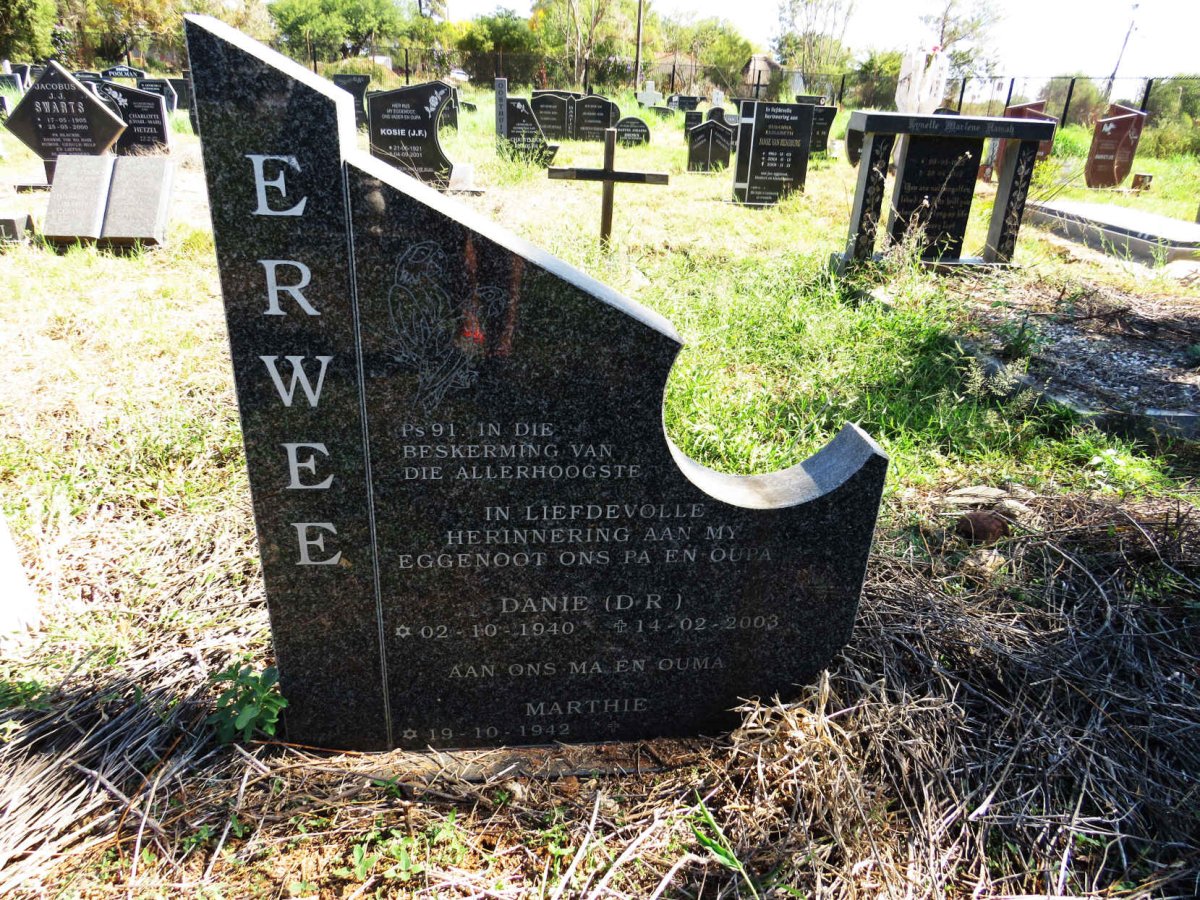 ERWEE D.R. 1940-2003 & Marthie 1942- 