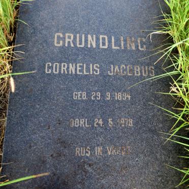 GRUNDLING Cornelus Jacobus 1894-1978 & Emmarentia Jacoba 1896-1984_1