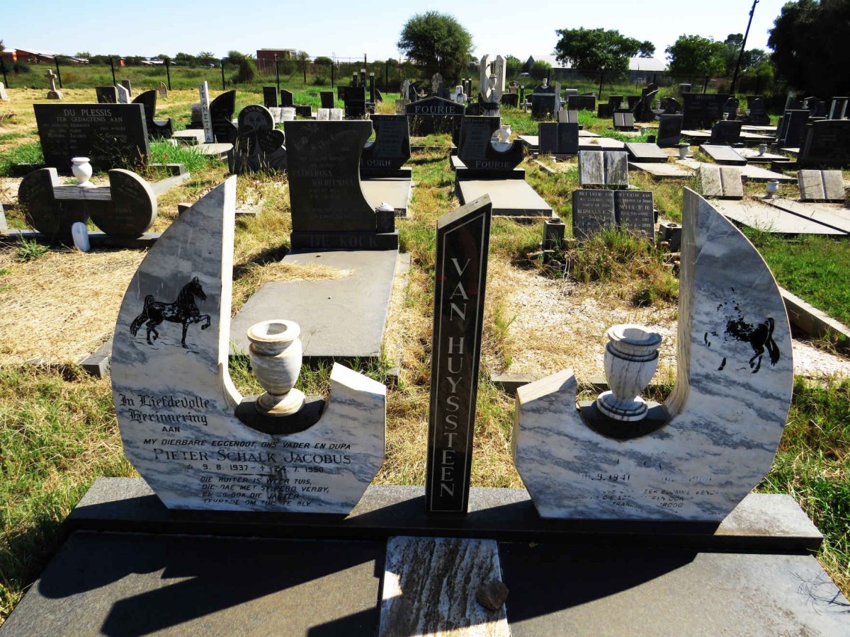 HUYSSTEEN Pieter Schalk Jacobus, van 1937-1990 & Ella 1941-2001 _1