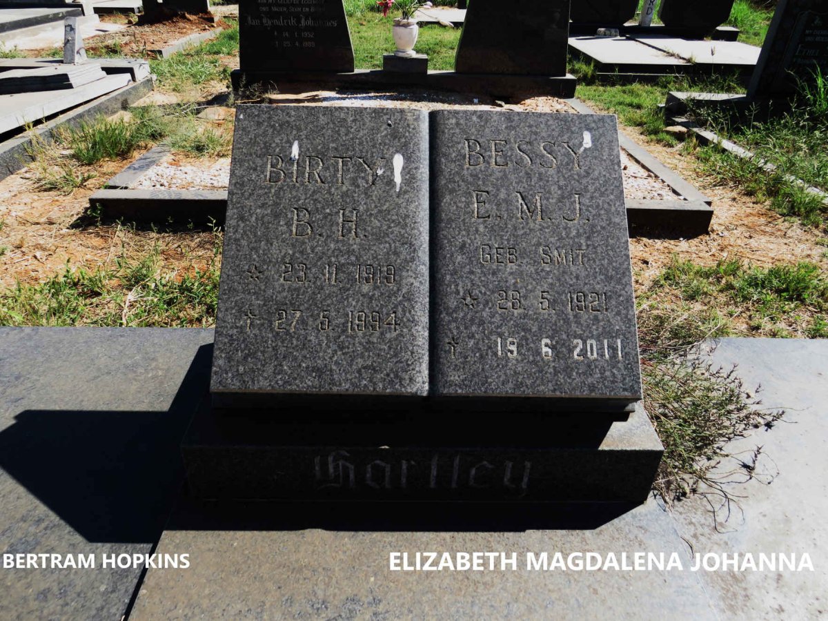 HARTLEY Bertram Hopkins 1919-1994 & Elizabeth Magdalena Johanna SMIT 1921-2011_1