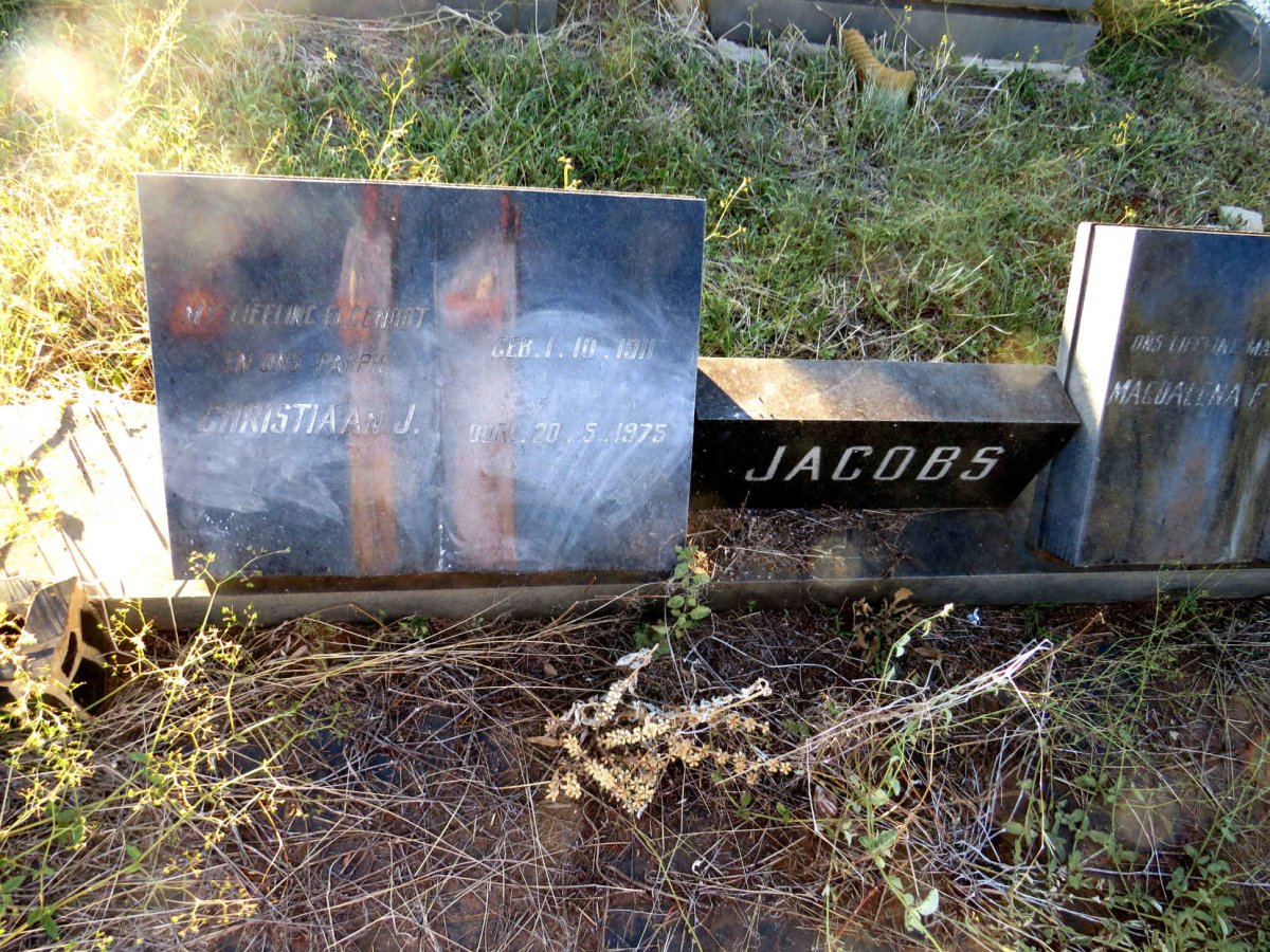 JACOBS Christiaan J. 1911-1975 & Magdalena F.J. 1921-1980_1