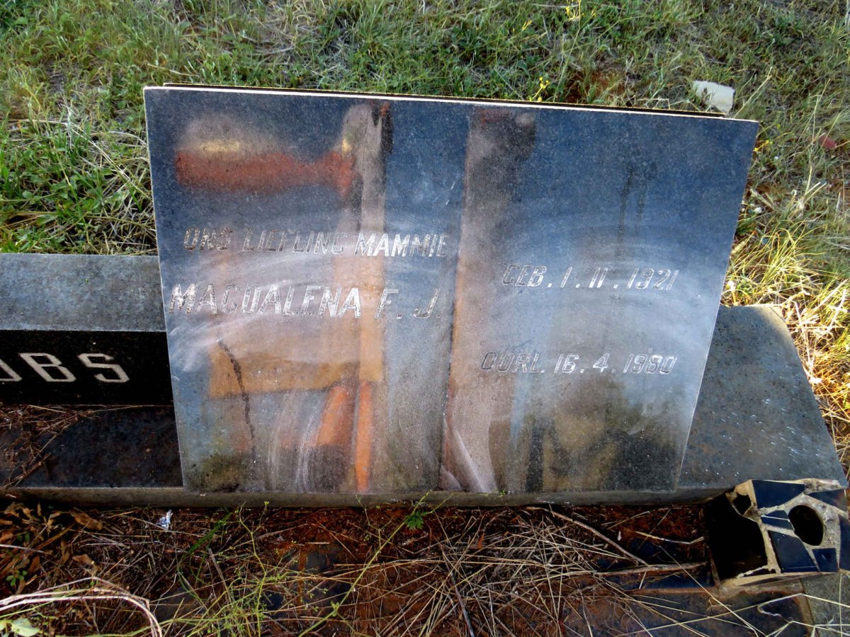 JACOBS Christiaan J. 1911-1975 & Magdalena F.J. 1921-1980_2