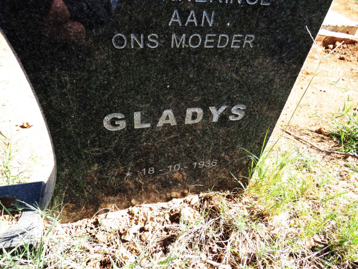 MCCARTHY Edward 1936-2005 & Gladys 1936-_3