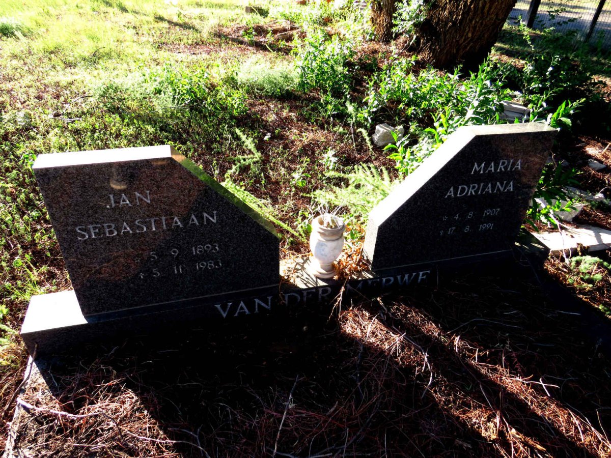 MERWE Jan Sebastiaan, van der 1893-1983 & Maria Adriana 1907-1991_1
