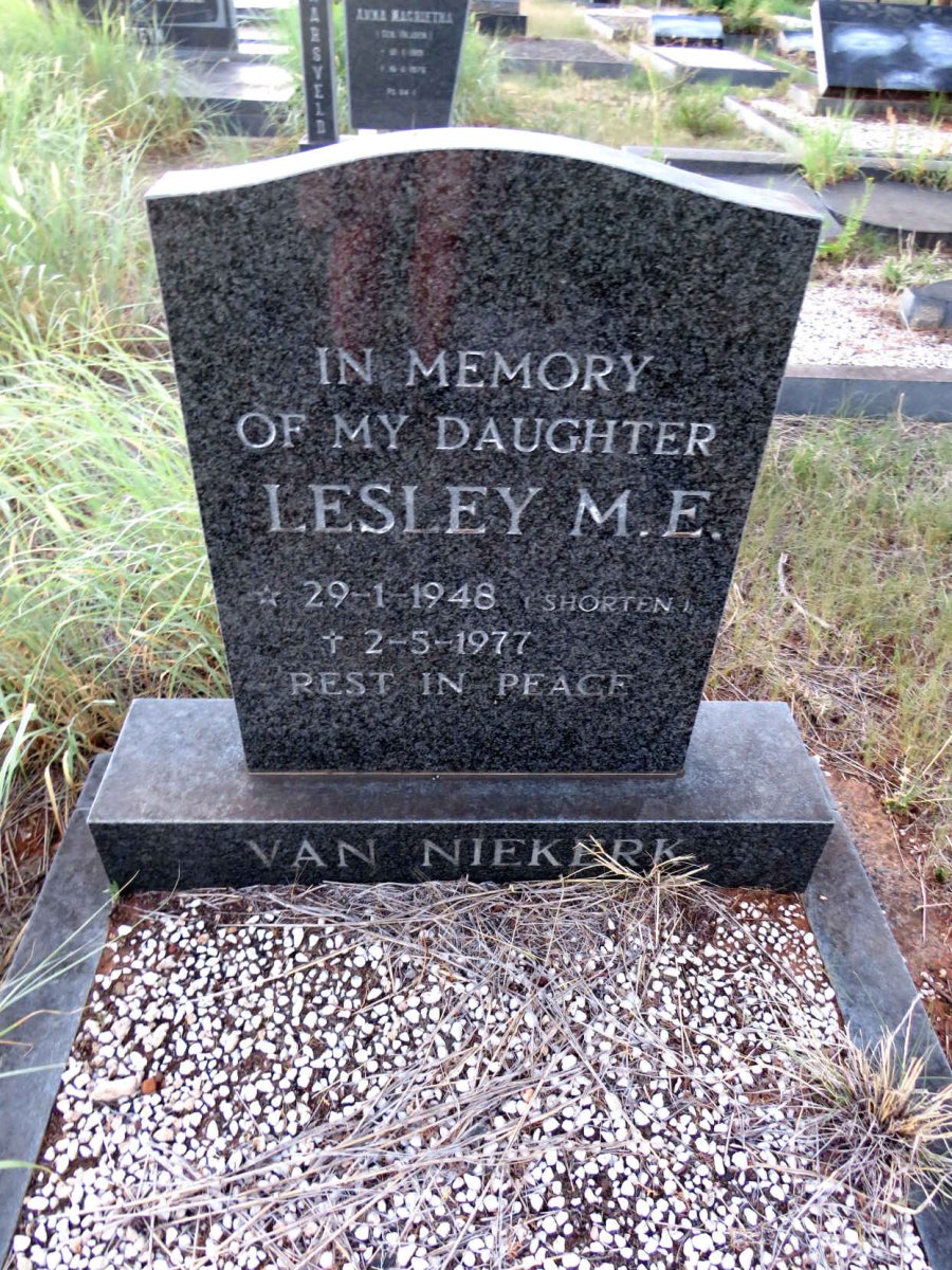 NIEKERK Lesley M.E., van nee SHORTEN 1948-1977