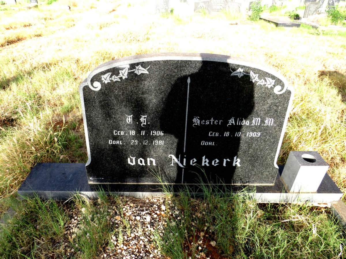 NIEKERK T.?., van 1906-1981 & Hester Alida M.M. 1909-