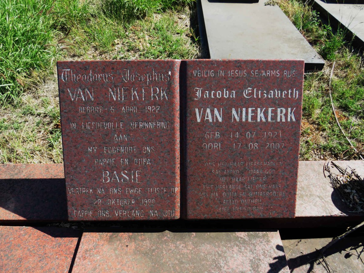 NIEKERK Theodorus Josephus, van 1922-1990 & Jacoba Elizabeth 1921-2007