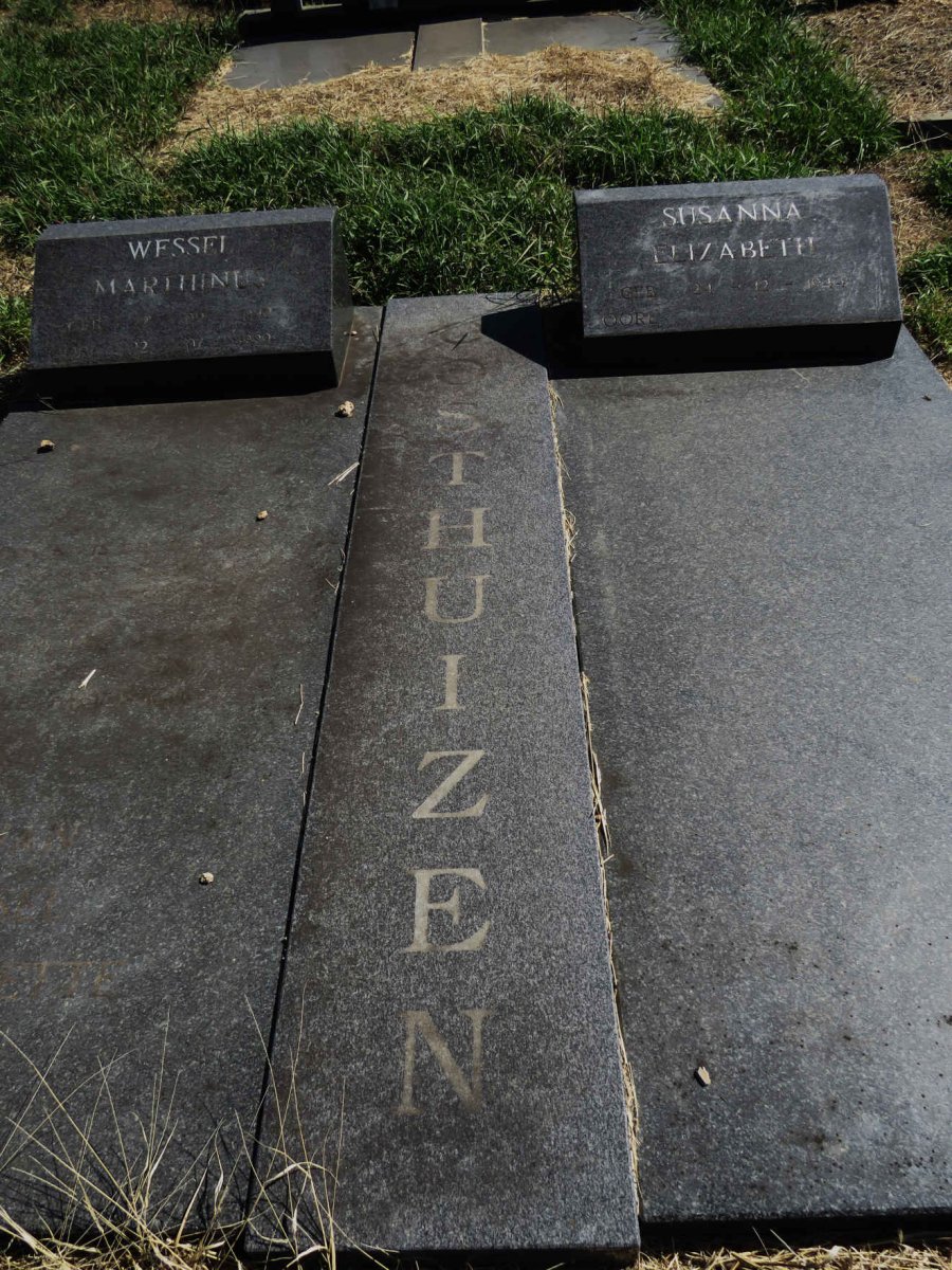 OOSTHUIZEN Wessel Marthinus 1942-1999 & Susanna Elizabeth 1944- _1