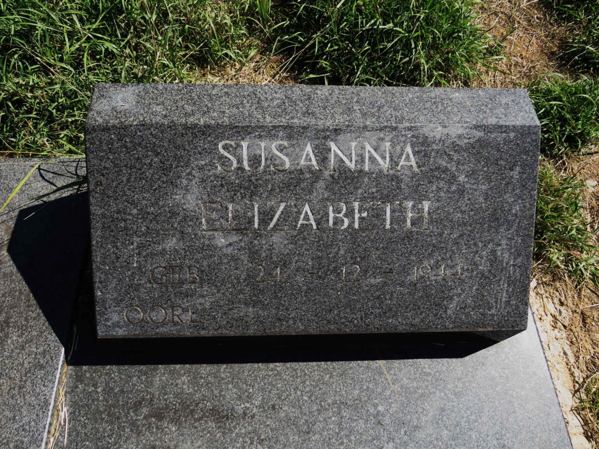 OOSTHUIZEN Wessel Marthinus 1942-1999 & Susanna Elizabeth 1944- _2
