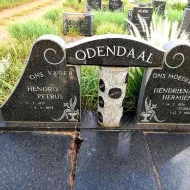ODENDAAL Hendrik Petrus 1919-1995 & Hendriena Hermina KOEKEMOER 1926-1980