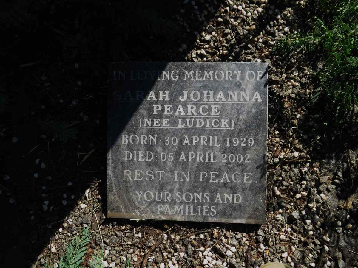 PEARCE Sarah Johanna nee LUDICK 1929-2002