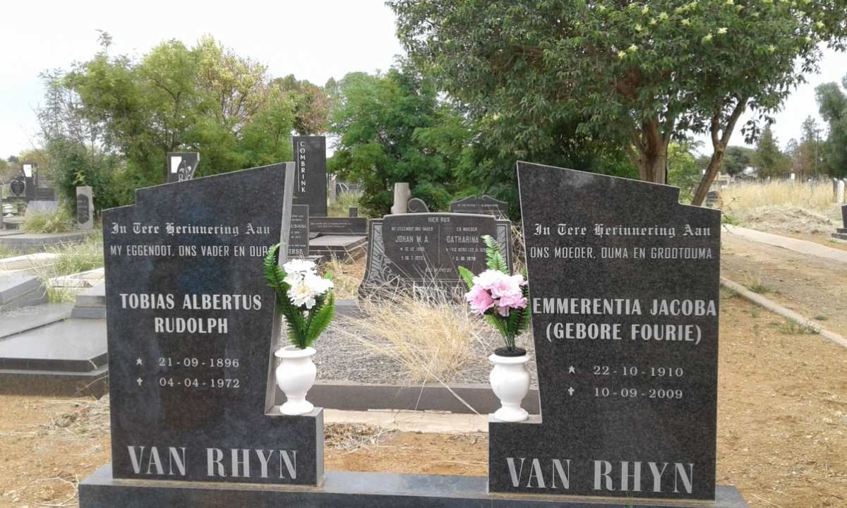 RHYN Tobias Albertus Rudolph, van 1896-1972 &amp; Emmerentia Jacoba FOURIE 1910-2009