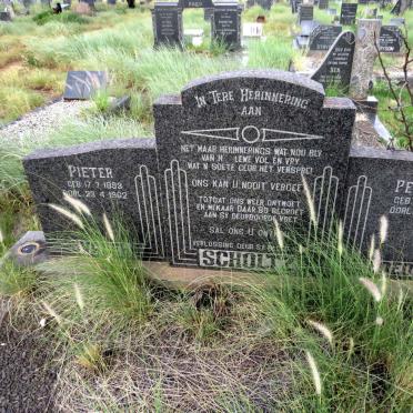 SCHOLTZ Pieter 1893-1962 & Petronella 1898-1988_1