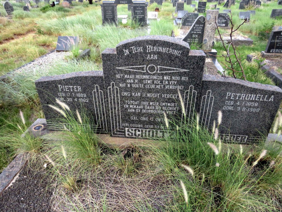 SCHOLTZ Pieter 1893-1962 & Petronella 1898-1988_1