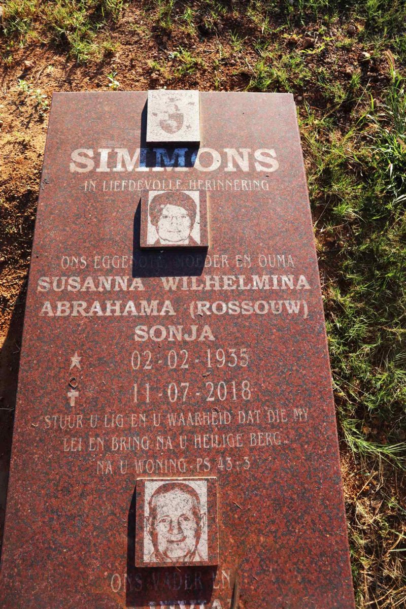 SIMMONS Vivian Chrispen 1932-  & Susanna Wilhelmina Abrahama ROSSOUW 1935-2018_1
