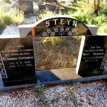 STEYN Hermanus Stephanus 1896-1975 & Mary Magdalene SEAWARD 1895-1986_1